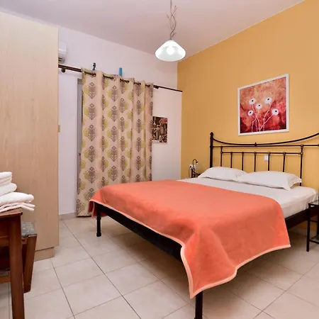 Elizabeth Apartment *