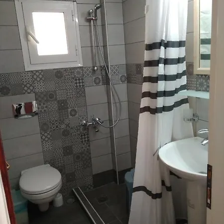 Elizabeth Apartment *